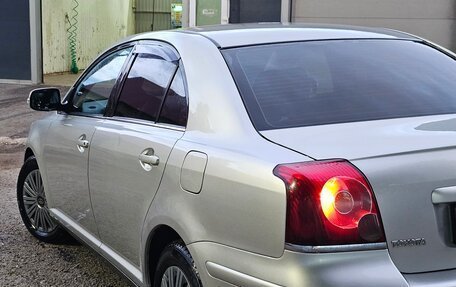 Toyota Avensis III рестайлинг, 2006 год, 680 000 рублей, 5 фотография