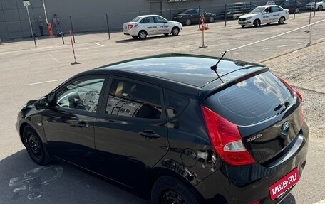 Hyundai Solaris II рестайлинг, 2012 год, 650 000 рублей, 12 фотография