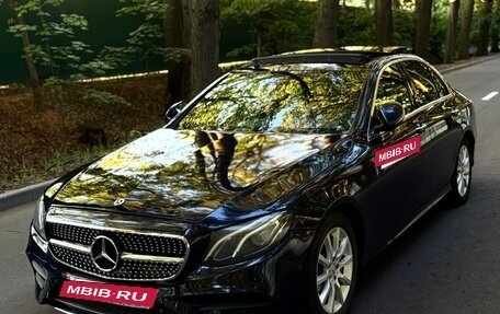 Mercedes-Benz E-Класс, 2018 год, 2 350 000 рублей, 4 фотография