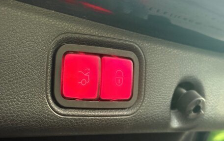 Mercedes-Benz E-Класс, 2018 год, 2 350 000 рублей, 11 фотография