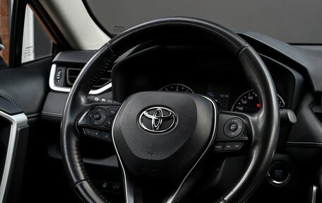 Toyota RAV4, 2020 год, 2 725 000 рублей, 13 фотография