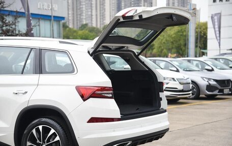 Skoda Kodiaq I, 2025 год, 3 970 000 рублей, 35 фотография