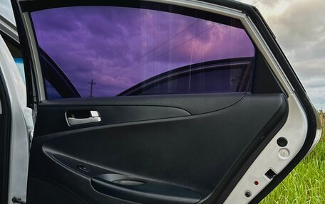 Hyundai Sonata VI, 2011 год, 930 000 рублей, 9 фотография