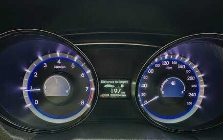 Hyundai Sonata VI, 2011 год, 930 000 рублей, 18 фотография