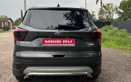 Ford Kuga III, 2017 год, 1 800 000 рублей, 2 фотография