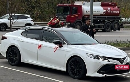 Toyota Camry, 2019 год, 2 200 000 рублей, 11 фотография