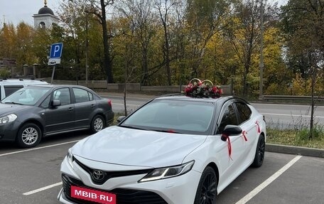 Toyota Camry, 2019 год, 2 200 000 рублей, 12 фотография
