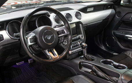 Ford Mustang VI рестайлинг, 2015 год, 2 430 000 рублей, 15 фотография