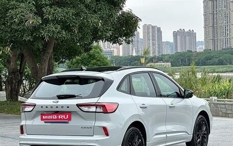 Ford Escape, 2024 год, 2 998 000 рублей, 3 фотография