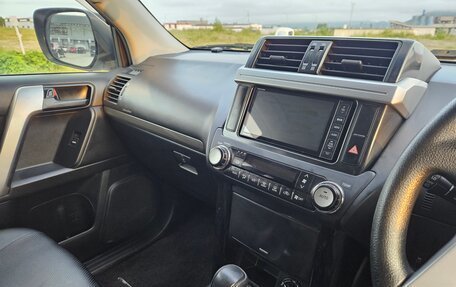 Toyota Land Cruiser Prado 150 рестайлинг 2, 2014 год, 3 550 000 рублей, 7 фотография