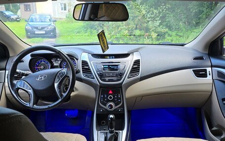 Hyundai Elantra V, 2015 год, 1 300 000 рублей, 11 фотография