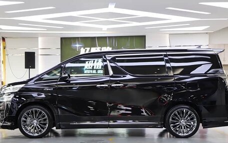 Toyota Vellfire, 2023 год, 8 500 000 рублей, 3 фотография