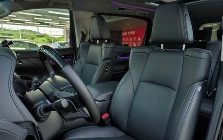 Toyota Vellfire, 2023 год, 8 500 000 рублей, 8 фотография