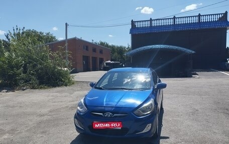 Hyundai Solaris II рестайлинг, 2011 год, 850 000 рублей, 1 фотография