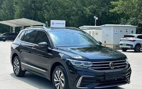 Volkswagen Tiguan II, 2023 год, 2 850 000 рублей, 4 фотография