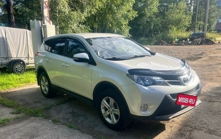 Toyota RAV4, 2013 год, 2 000 000 рублей, 2 фотография
