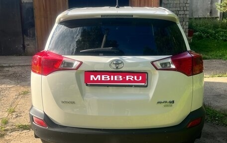 Toyota RAV4, 2013 год, 2 000 000 рублей, 4 фотография