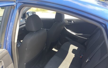 Hyundai Solaris II рестайлинг, 2011 год, 850 000 рублей, 4 фотография