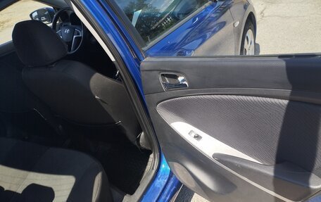 Hyundai Solaris II рестайлинг, 2011 год, 850 000 рублей, 3 фотография