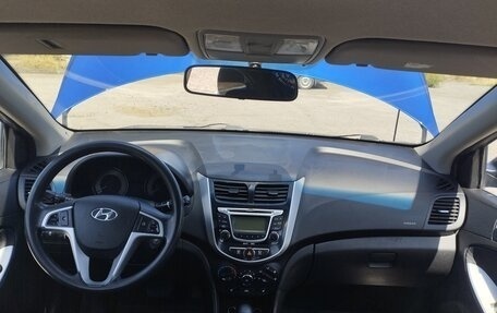 Hyundai Solaris II рестайлинг, 2011 год, 850 000 рублей, 5 фотография
