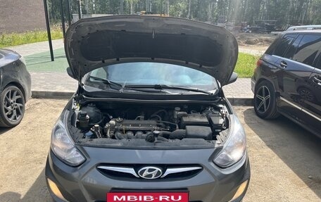 Hyundai Solaris II рестайлинг, 2012 год, 650 000 рублей, 9 фотография