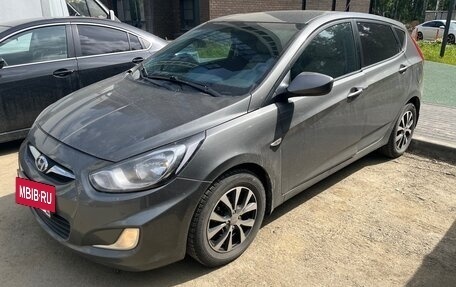 Hyundai Solaris II рестайлинг, 2012 год, 650 000 рублей, 6 фотография