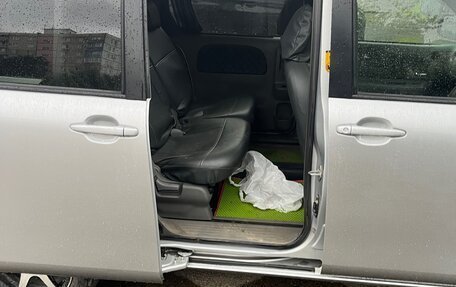 Toyota Sienta I, 2005 год, 500 000 рублей, 6 фотография