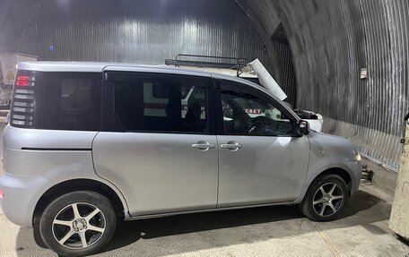Toyota Sienta I, 2005 год, 500 000 рублей, 10 фотография
