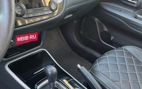 Mitsubishi Outlander III рестайлинг 3, 2022 год, 2 550 000 рублей, 2 фотография