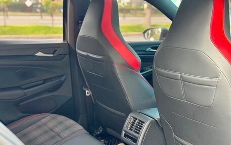 Volkswagen Golf GTI, 2022 год, 1 980 000 рублей, 11 фотография