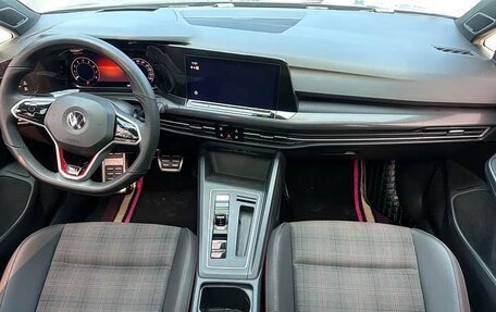 Volkswagen Golf GTI, 2022 год, 1 980 000 рублей, 12 фотография