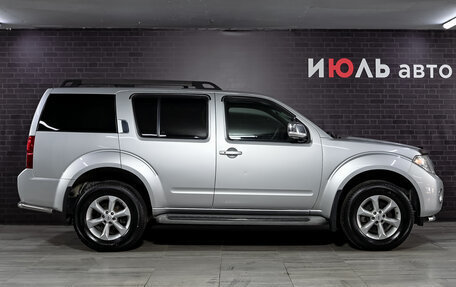 Nissan Pathfinder, 2011 год, 1 900 000 рублей, 6 фотография