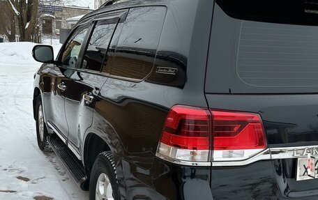Toyota Land Cruiser 200, 2017 год, 7 000 000 рублей, 5 фотография