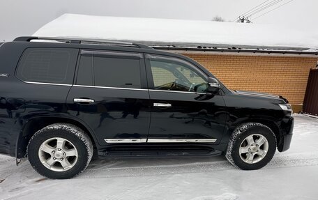 Toyota Land Cruiser 200, 2017 год, 7 000 000 рублей, 6 фотография
