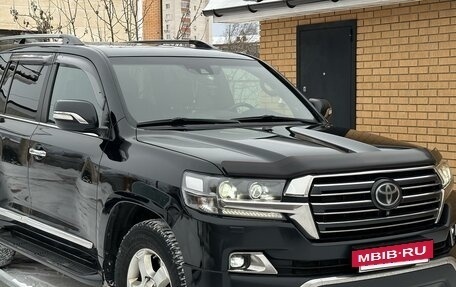 Toyota Land Cruiser 200, 2017 год, 7 000 000 рублей, 3 фотография