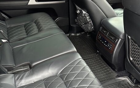 Toyota Land Cruiser 200, 2017 год, 7 000 000 рублей, 15 фотография