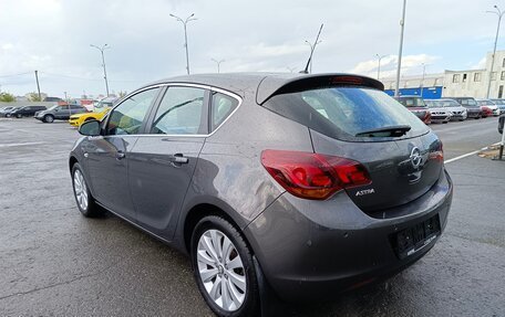 Opel Astra J, 2011 год, 749 995 рублей, 5 фотография