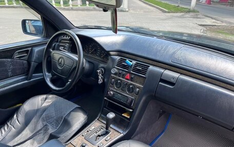Mercedes-Benz E-Класс, 1997 год, 390 000 рублей, 9 фотография