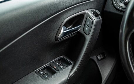 Volkswagen Polo VI (EU Market), 2017 год, 750 000 рублей, 23 фотография