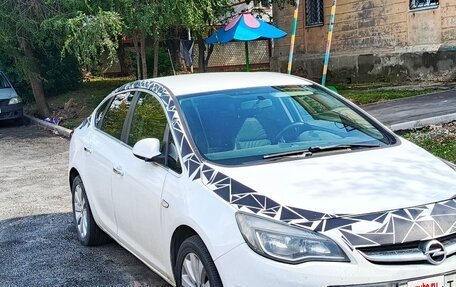 Opel Astra J, 2013 год, 600 000 рублей, 3 фотография