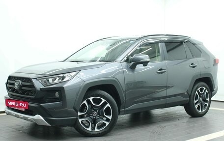 Toyota RAV4, 2019 год, 2 890 000 рублей, 2 фотография