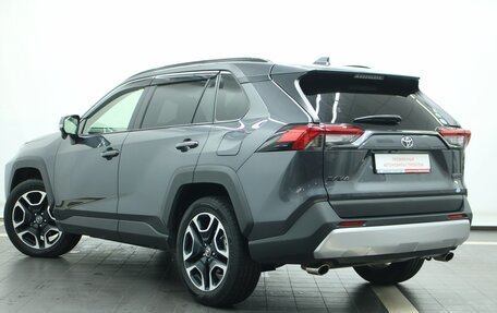 Toyota RAV4, 2019 год, 2 890 000 рублей, 12 фотография