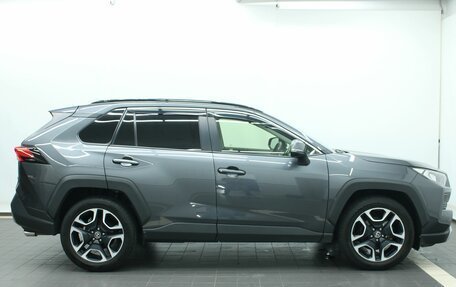 Toyota RAV4, 2019 год, 2 890 000 рублей, 11 фотография