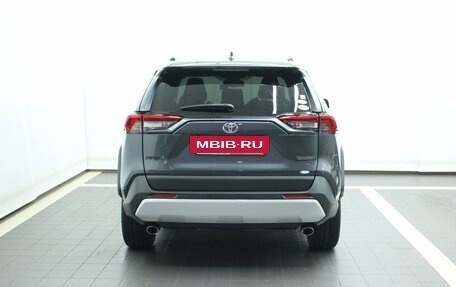 Toyota RAV4, 2019 год, 2 890 000 рублей, 13 фотография