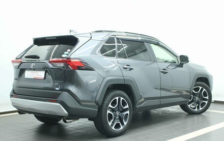 Toyota RAV4, 2019 год, 2 890 000 рублей, 3 фотография