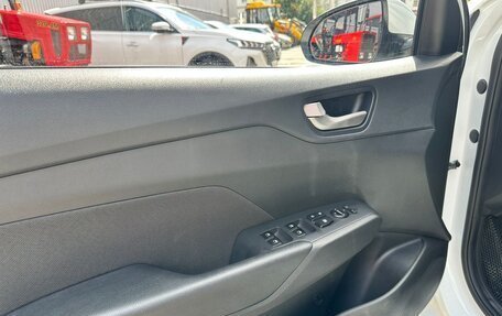 Hyundai Solaris II рестайлинг, 2017 год, 1 340 000 рублей, 17 фотография