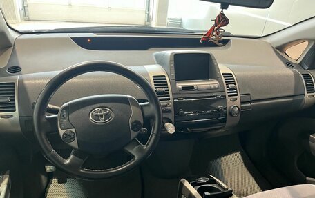 Toyota Prius, 2007 год, 569 000 рублей, 10 фотография
