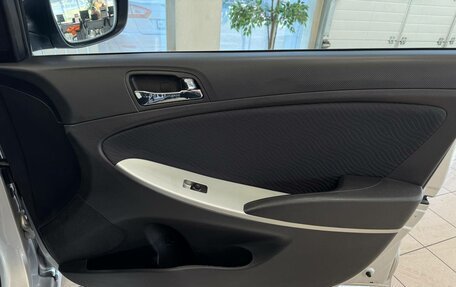 Hyundai Solaris II рестайлинг, 2013 год, 890 000 рублей, 16 фотография