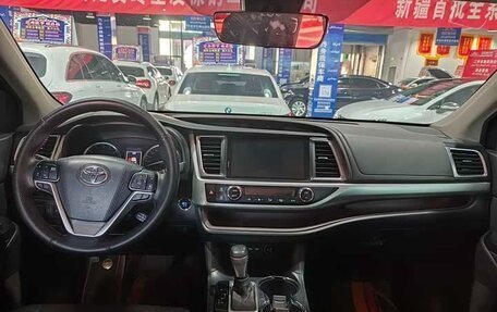 Toyota Highlander III, 2021 год, 3 050 000 рублей, 8 фотография