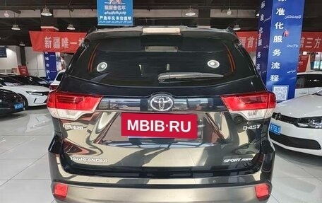 Toyota Highlander III, 2021 год, 3 050 000 рублей, 5 фотография